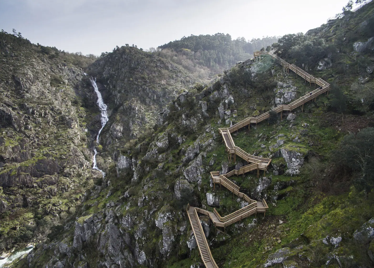 Natur und Adrenalin: Paiva-Stege und Arouca 3